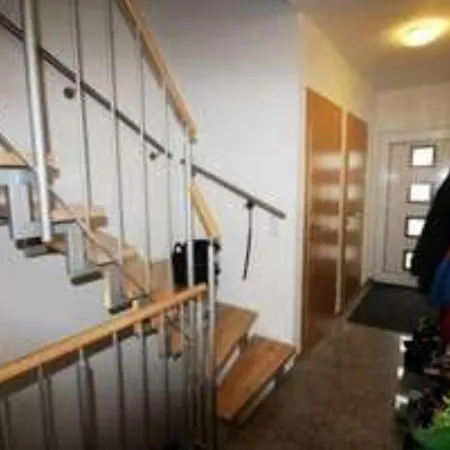 Privat Inkl Eigenem Bad Wc Tv Kostenlosem Wifi Auf Einer Etage Waschmaschine Trockner Gegen Entgelt Nutzbar Bertrandt Ibm 4 Minuten Mercedes 8 Minuten Universitaet Stuttgart 16 Minuten Universitaet Tuebingen 28 Minuten Ein Lidl 140 Meter * Ehningen