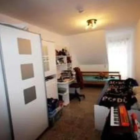 Kwatera prywatna Privat Inkl Eigenem Bad Wc Tv Kostenlosem Wifi Auf Einer Etage Waschmaschine Trockner Gegen Entgelt Nutzbar Bertrandt Ibm 4 Minuten Mercedes 8 Minuten Universitaet Stuttgart 16 Minuten Universitaet Tuebingen 28 Minuten Ein Lidl 140 Meter *