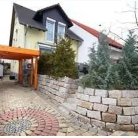 Privat Inkl Eigenem Bad Wc Tv Kostenlosem Wifi Auf Einer Etage Waschmaschine Trockner Gegen Entgelt Nutzbar Bertrandt Ibm 4 Minuten Mercedes 8 Minuten Universitaet Stuttgart 16 Minuten Universitaet Tuebingen 28 Minuten Ein Lidl 140 Meter Kwatera prywatna Ehningen